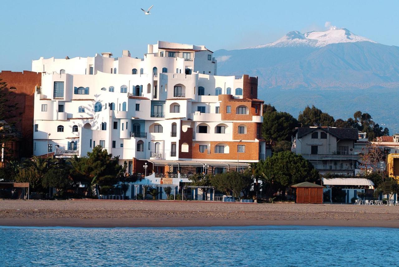 Sporting Baia Hotel Giardini-Naxos Exterior foto